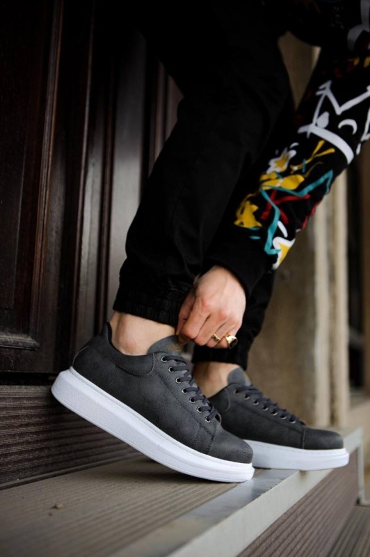 Men's shoes that combine quality and high performance