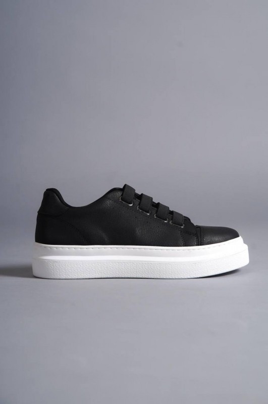 Choose your unique sports shoes