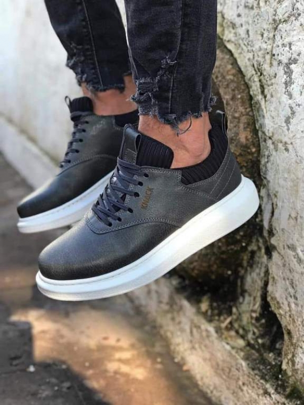 Discover our men's shoes that combine elegance and comfort!