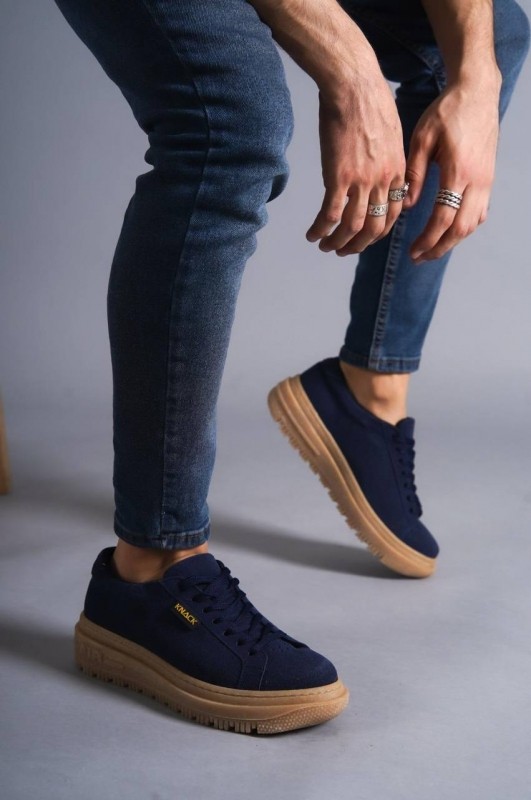 Start your steps with a distinctive look!
