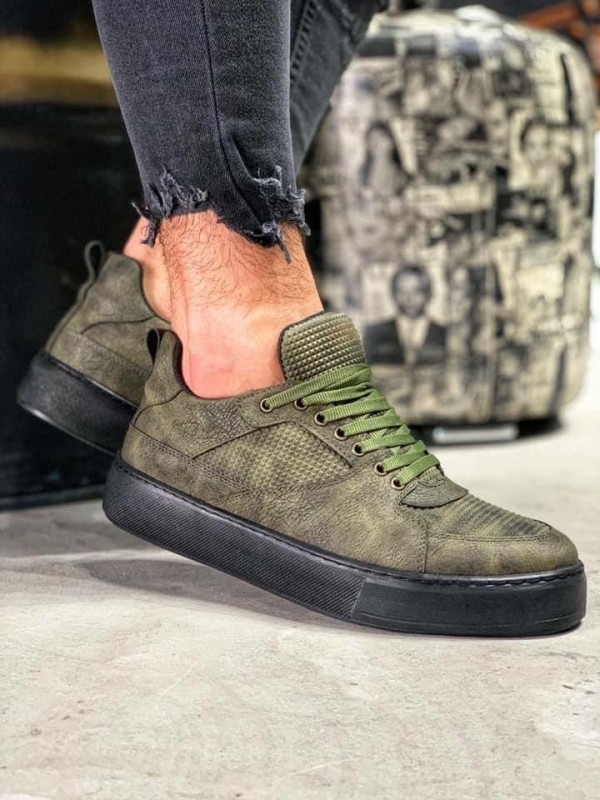 Get a casual chic look with our comfortable men's shoes!