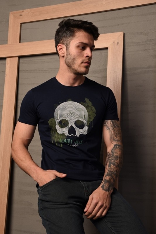 Comfortable and stylish men's T-shirt, specially designed for everyday use.