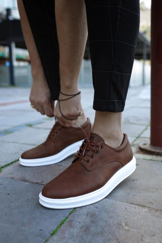 Discover our wide range of men's casual shoes.