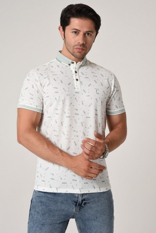 Refresh yourself with a stylish summer look with this white polo shirt with a distinctive print.