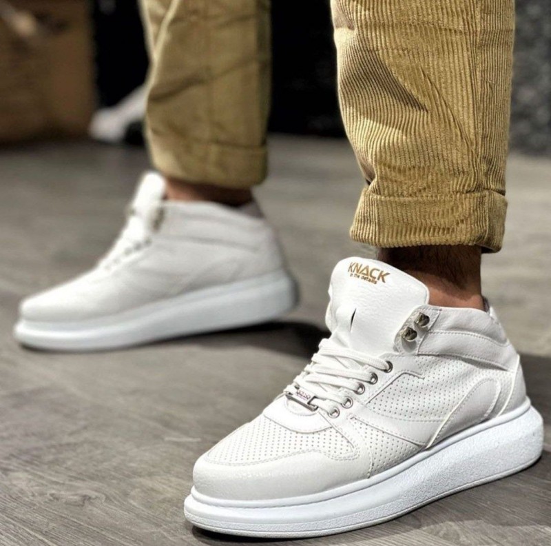 Refresh your casual look with a modern and unique touch.