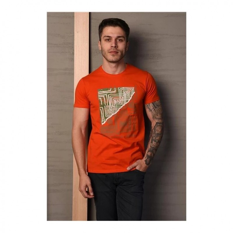 Refresh your casual look with a modern and innovative style.