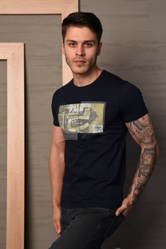 Be bold and distinctive with your look