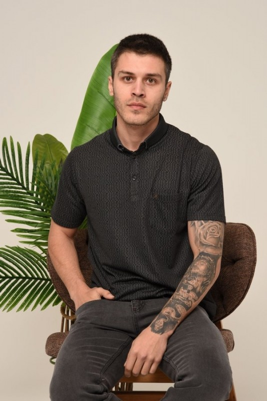 Comfort and style in one piece: a must-have men's polo shirt.