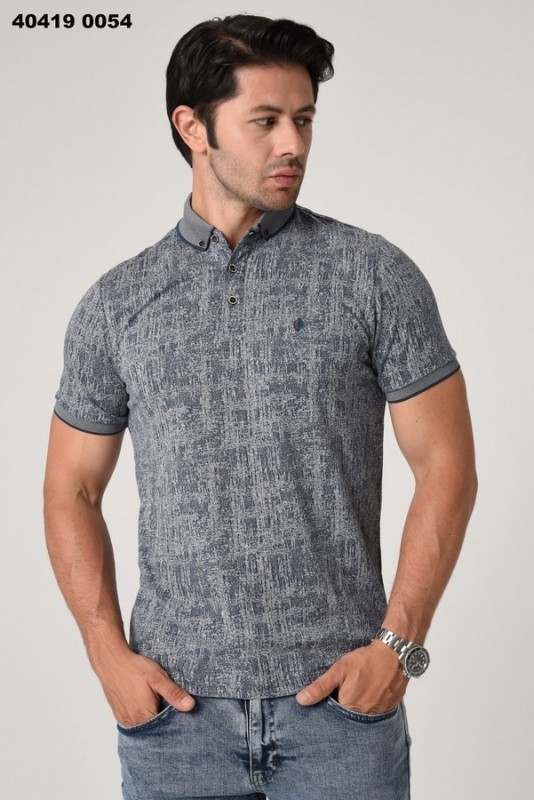 Stand out with a modern look: Men's polo T-shirt in dark gray with a unique pattern.