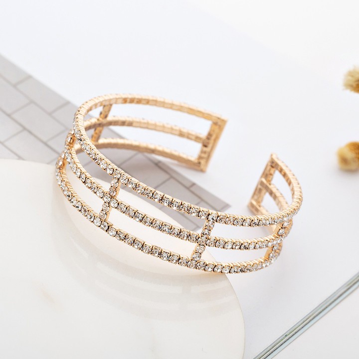A golden touch of elegance