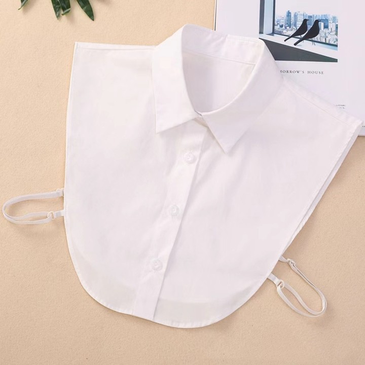 Elegant white collar: a classic touch in an instant