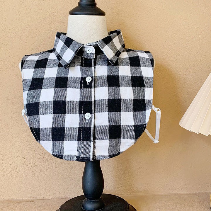 Check collar: a classic touch in modern style
