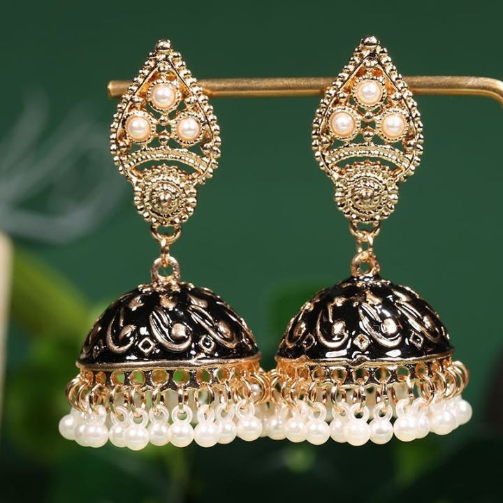 Charming Nights of the East: Gold earrings with elegant black motifs