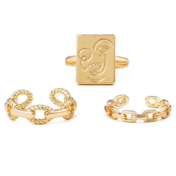 "Artistic Golden Touch: A Trendy Ring Set in a Unique Style
