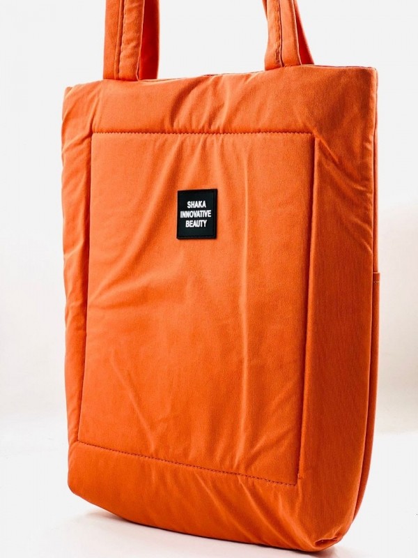 A touch of warmth - Shaka's innovative orange bag