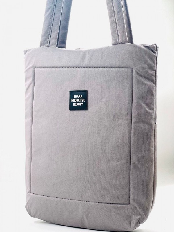 Elegance everywhere - the grey "Shaka" bag