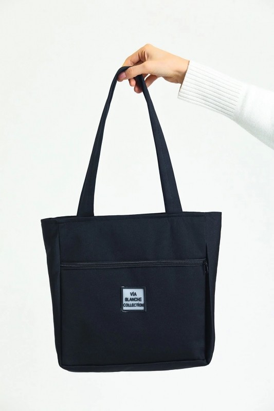 Classic elegance - practical and fashionable black carrying case
