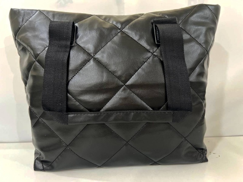 Padded Elegance - Stylish and comfortable black carrying case