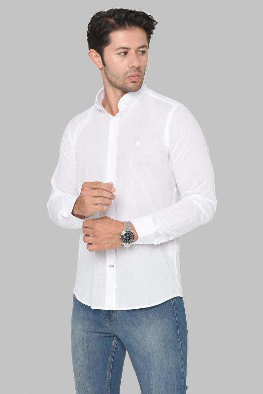 Classic and elegant design that complements various looks.