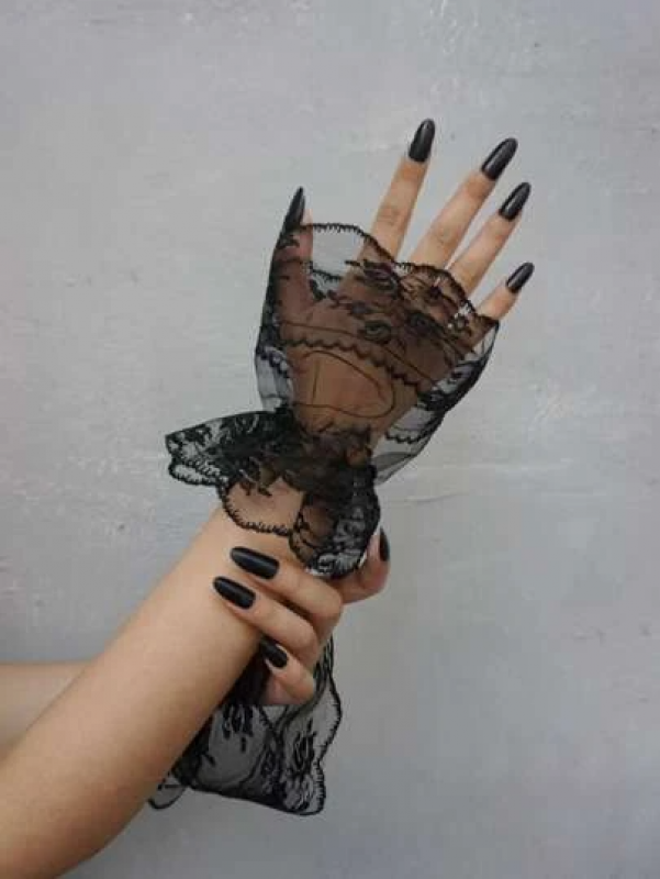 Vintage Lace Hand Cuffs / Floral Mesh Ruffle Sleeves.