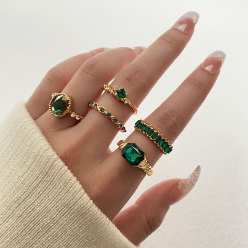 Royal Emerald Ring Set – 5 Pieces